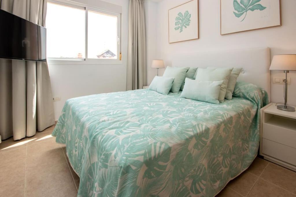 Penthouse With Roof Terrace, Bbq, Pool- And Sea Views Appartement Buenas Noches Buitenkant foto