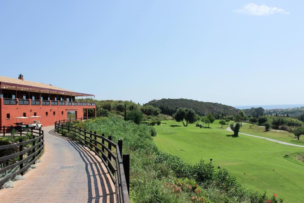 Penthouse With Roof Terrace, Bbq, Pool- And Sea Views Appartement Buenas Noches Buitenkant foto